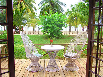 Sea View Rooms - Charela Lower Beach View room Patio - Negril Resorts and Hotels, Jamaica